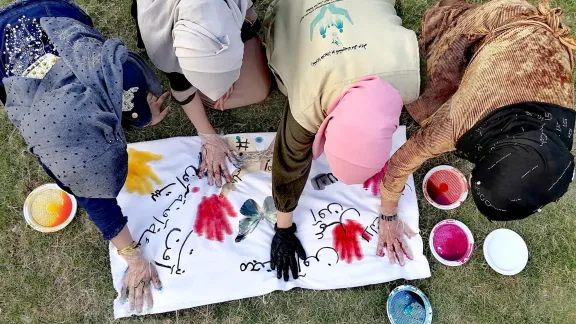 Four women in Iraq are doing painting